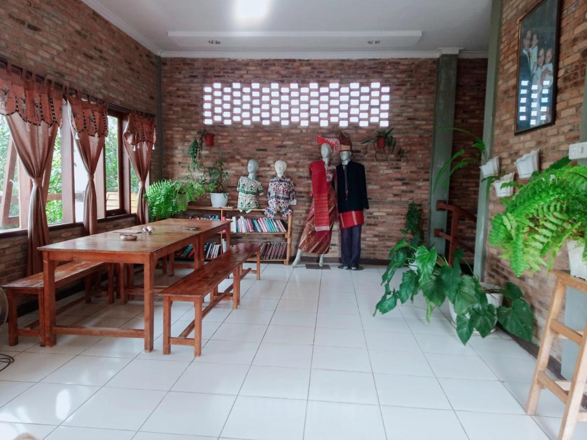 Bua Guest House Medan Exterior photo