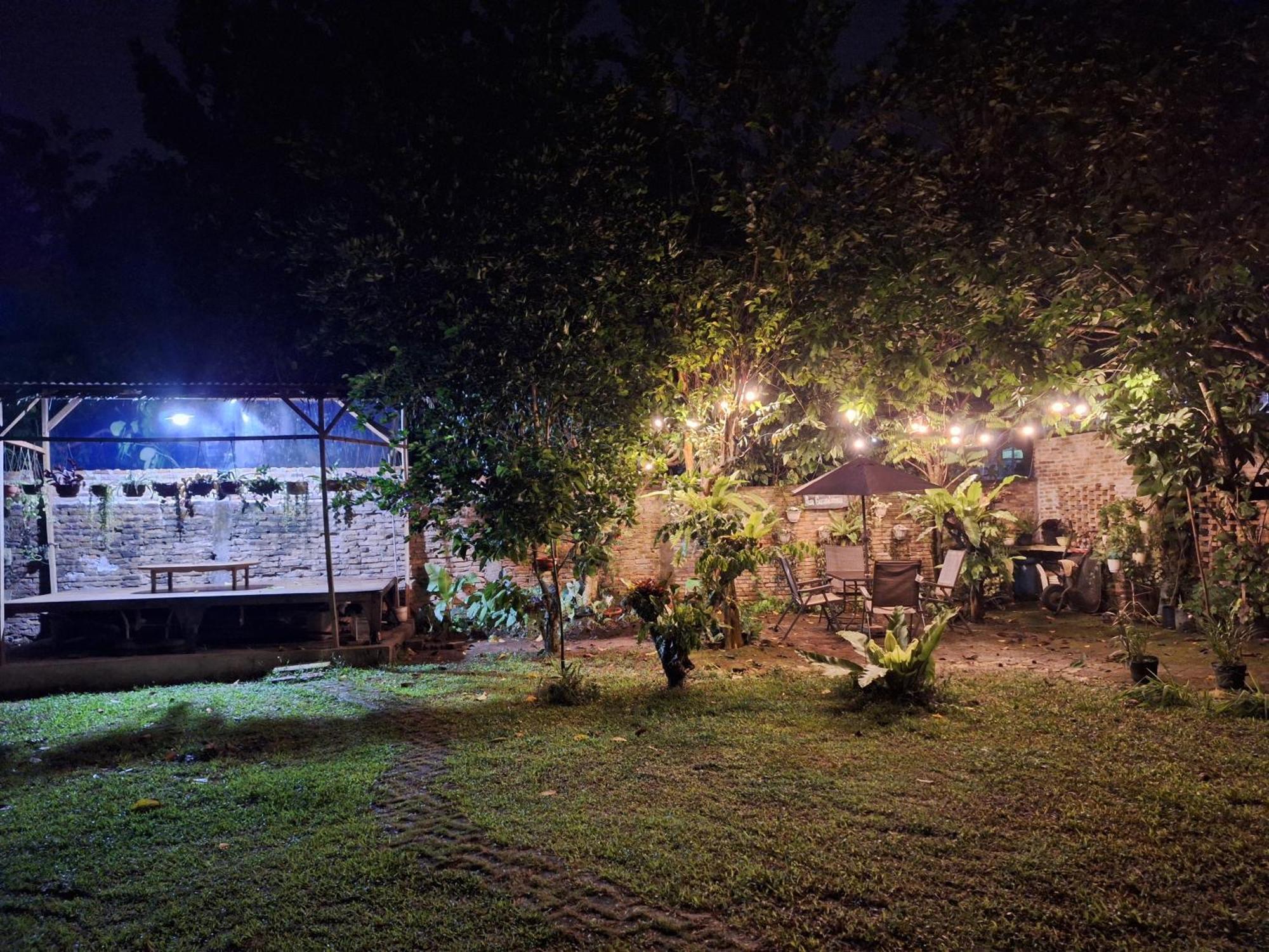 Bua Guest House Medan Exterior photo